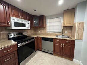 Building Photo - 16450 Miami Dr