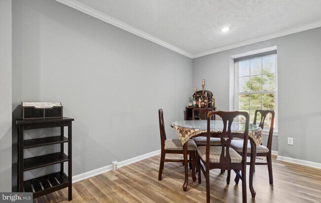 Foto del edificio - 1679 Fieldthorn Dr