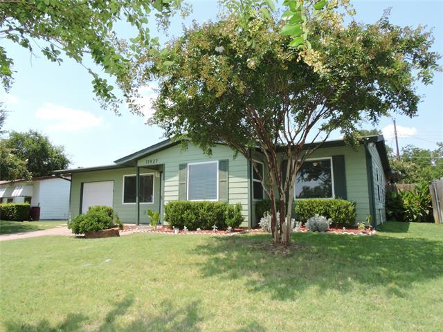 Building Photo - 11927 Hoblitzelle Dr