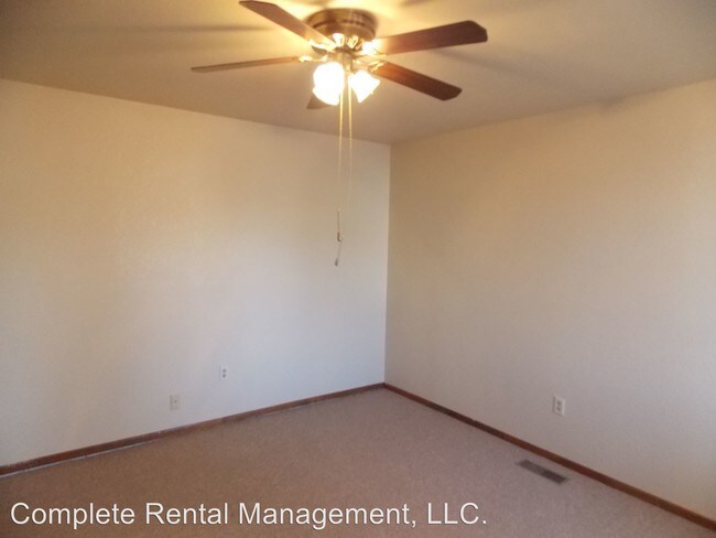 Building Photo - 3 br, 1 bath Apartment - 1226 Spruce St