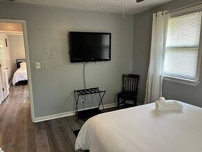 Building Photo - 1441 Andrews St NW