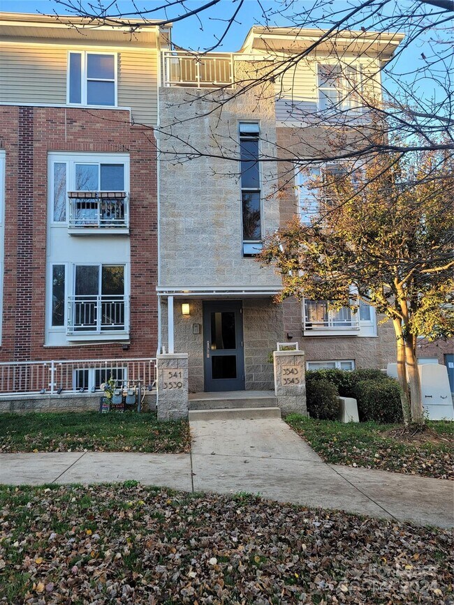 Building Photo - 3539 Warp Street