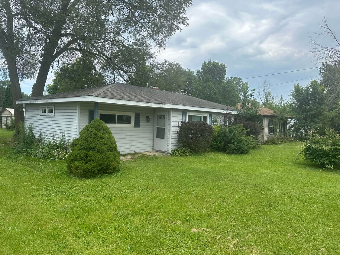 Primary Photo - Ranch style home