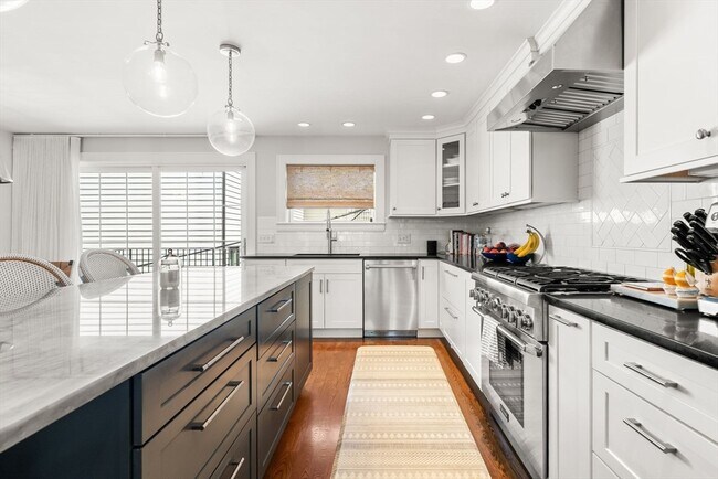 Foto del edificio - 530 E 3rd St