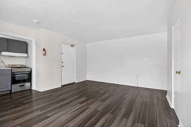 Building Photo - 9-11-11 Sanhican Dr