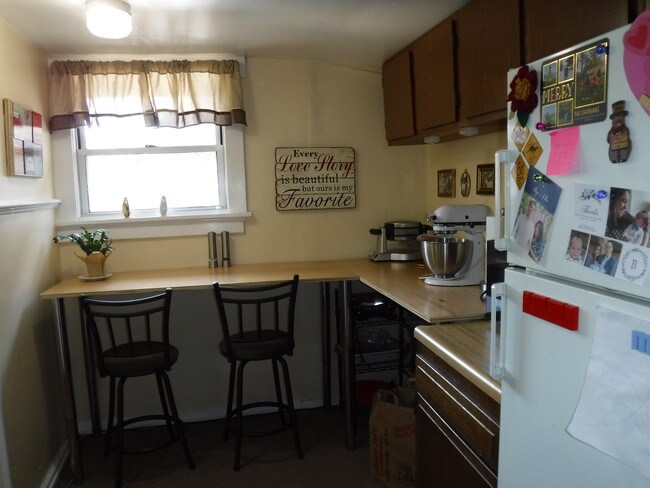 kitchen - 6326 Bartlett St
