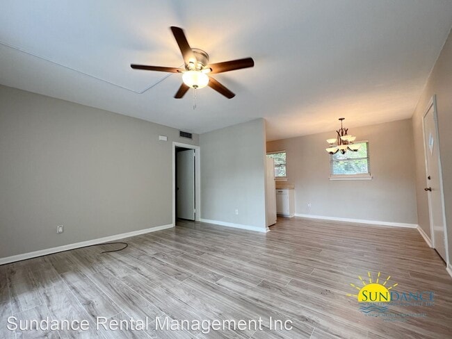 Building Photo - 3 br, 1 bath House - 318 Smith Drive