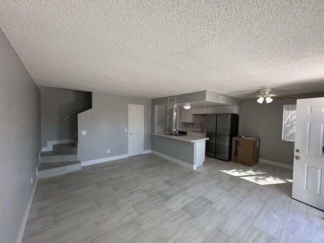 Foto del edificio - Cozy 2 bd, 1.5 bath condo with open floor ...
