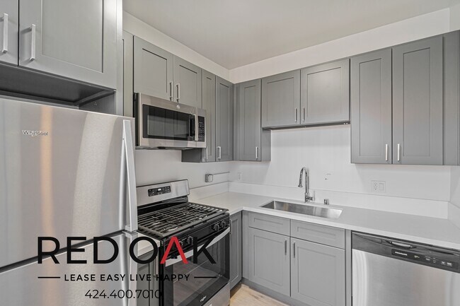 Foto del edificio - 245 N Kenmore Ave