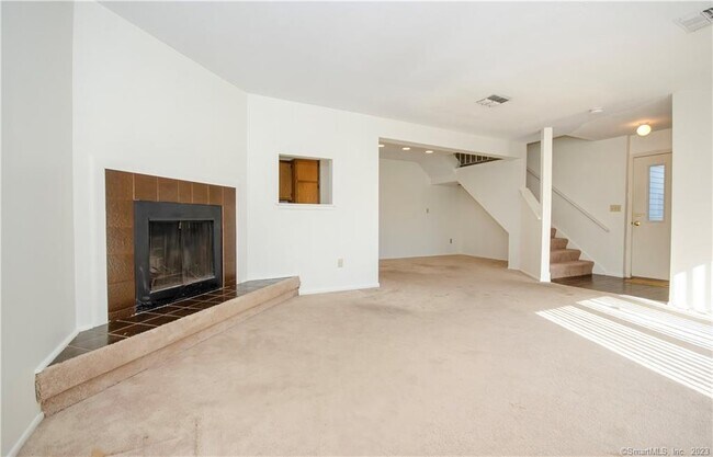 Building Photo - 92 Limewood Ave