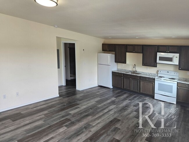 Building Photo - Port Angeles Coastal Living