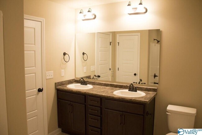 Foto del edificio - 107 Hulsey Ln