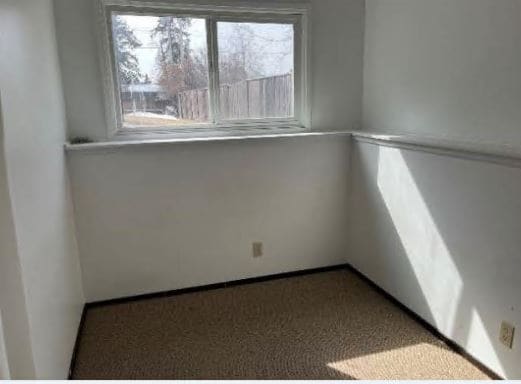 Building Photo - 3 Bed 1.5 Bath Unit in Olds, AB