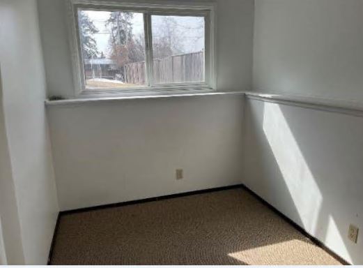Photo du bâtiment - 3 Bed 1.5 Bath Unit in Olds, AB