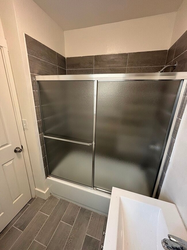 Foto del edificio - 317 E 61st St