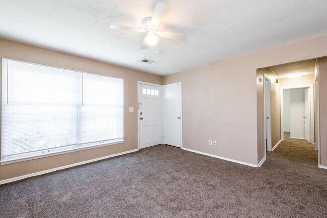 Foto del edificio - 3 br, 1 bath House - 3503 MEDFORD CT
