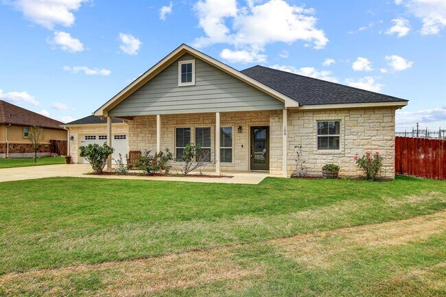Building Photo - 109 Les Ln