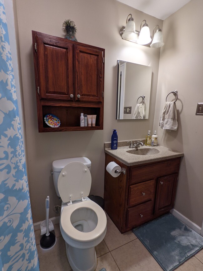 Bathroom - 2201 Catalpa Ave