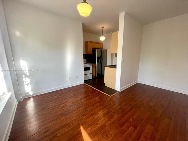 Foto del edificio - 4035 Meridian Ave