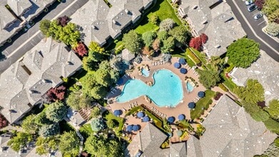 Building Photo - 900 S Meadows Pkwy