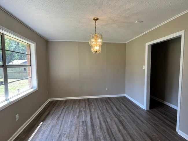 Building Photo - 7606 Rockingham Dr