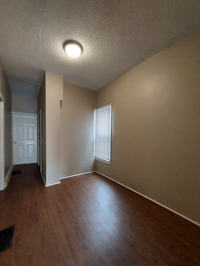 Building Photo - 192 Union St