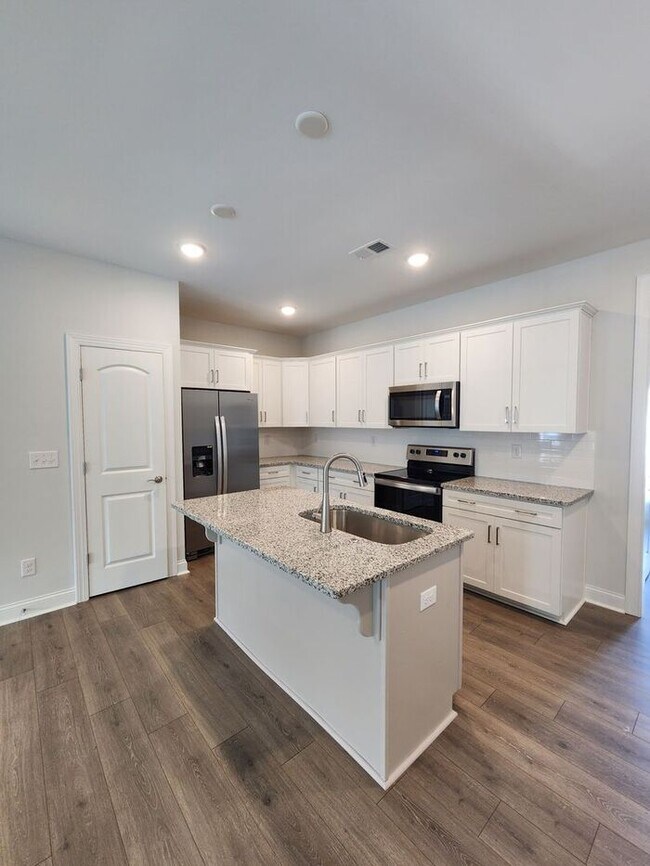 Building Photo - New Construction-Woodfin Rental