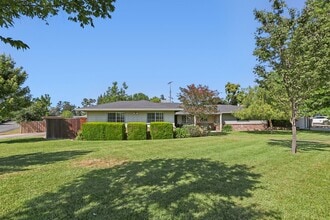 Building Photo - 3201 Bonita Dr