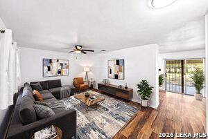 Foto del edificio - 145 Valley Oak Dr