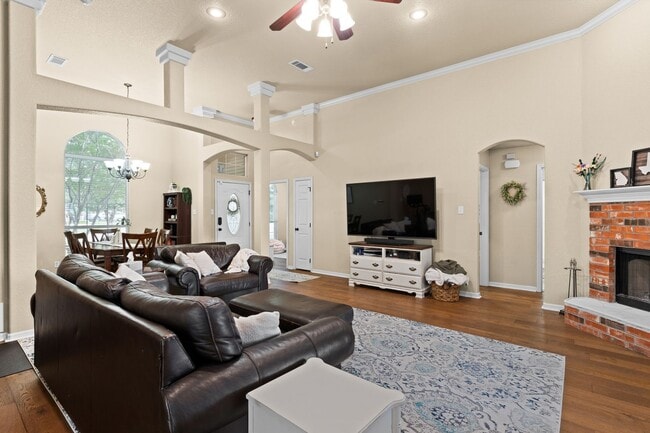 Building Photo - 2502 Jackson Dr