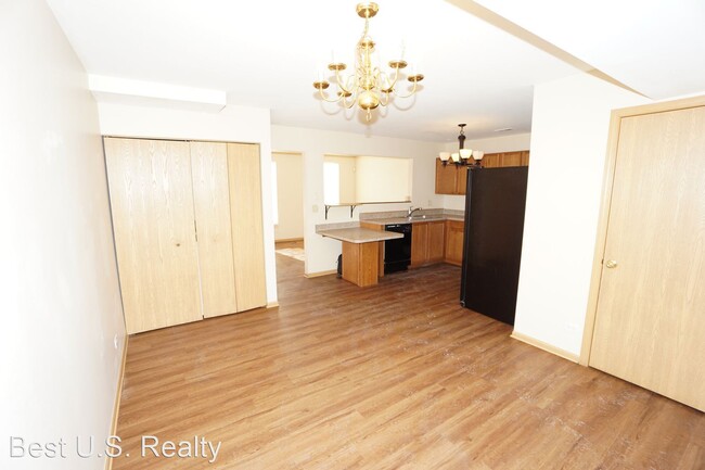 Building Photo - 2 br, 1 bath House - 724 Four Seasons Blvd.