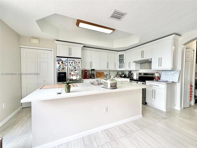 Foto del edificio - 10679 SW 6th St