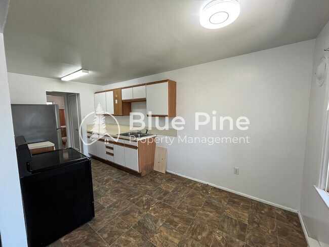 Foto del edificio - 1015 Russet St