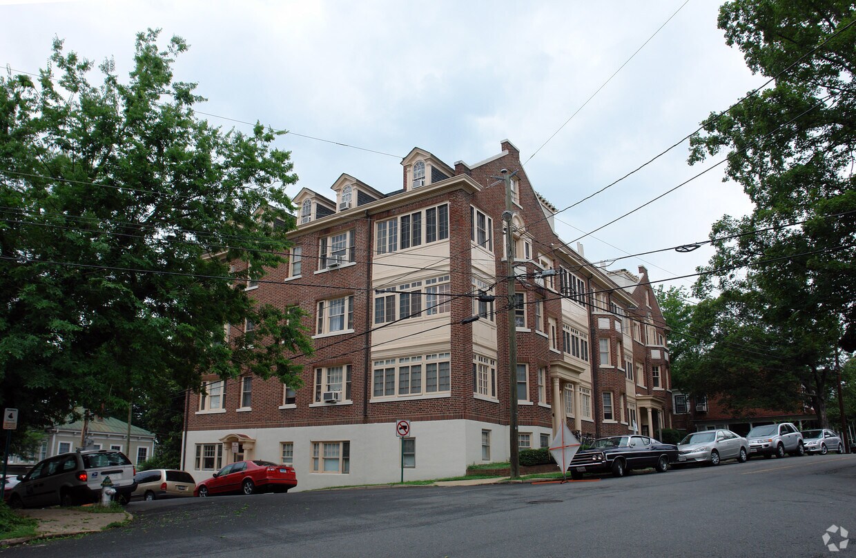 Primary Photo - 700-702 Prince Edward St