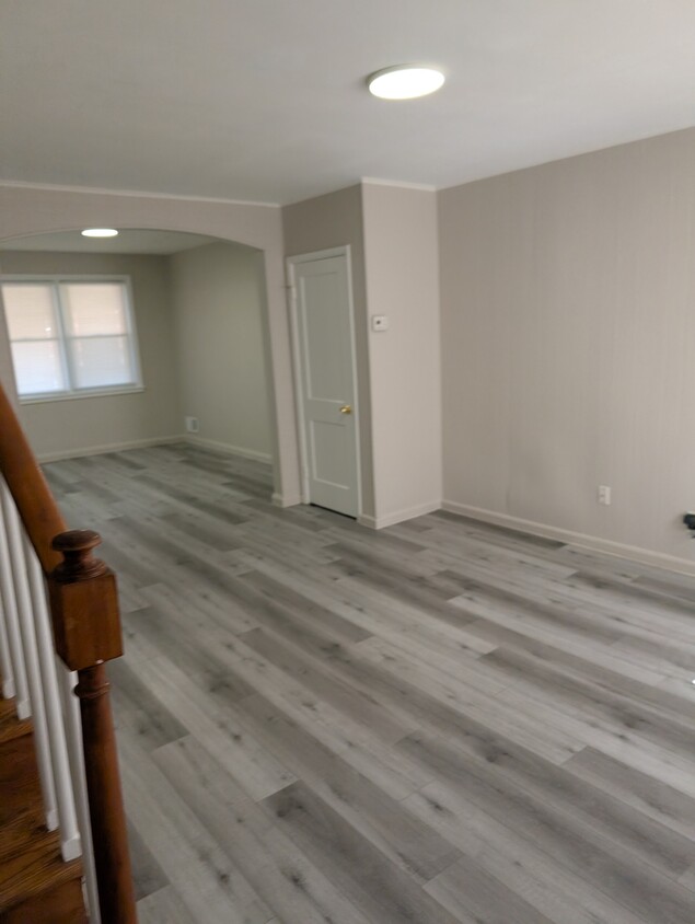 Foto principal - 6906 Eastbrook Ave