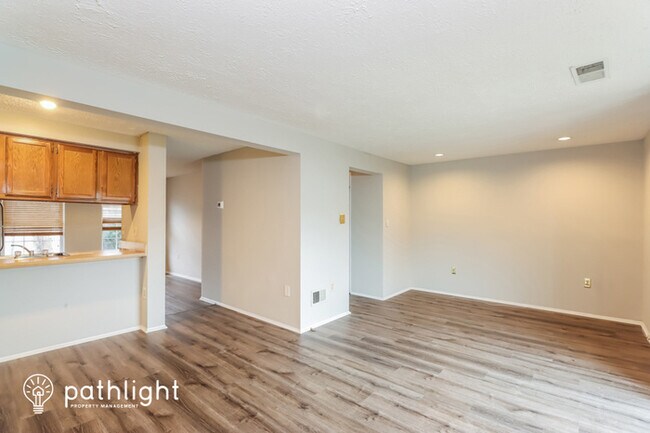 Foto del edificio - 7219 Branchwood Place