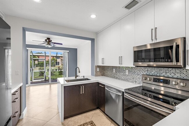 Building Photo - 12571 NW 57th Ct