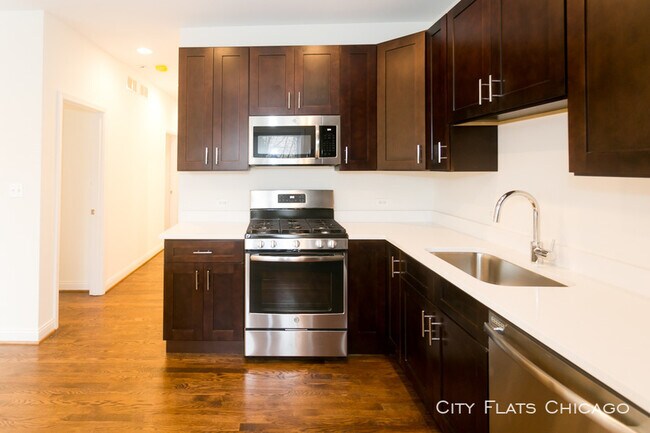 Building Photo - 723 W 34th St