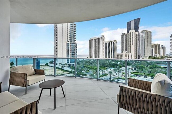 Foto del edificio - 17550 Collins Ave