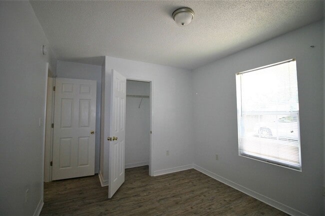 Building Photo - 536 Brock Ave