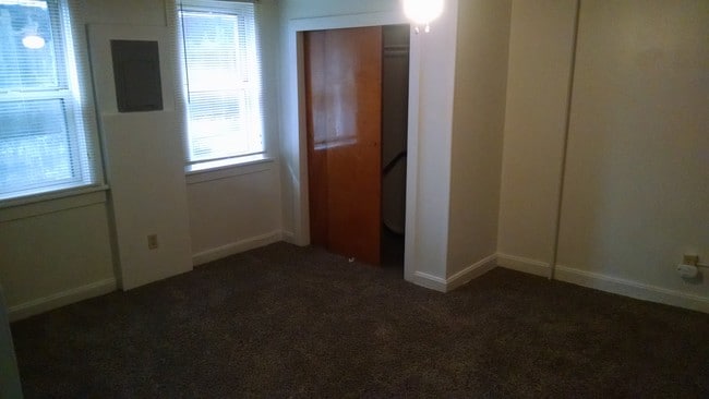 Bedroom #1 - 40 High St