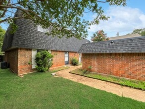 Building Photo - 2019 Fleur De Lis Ct