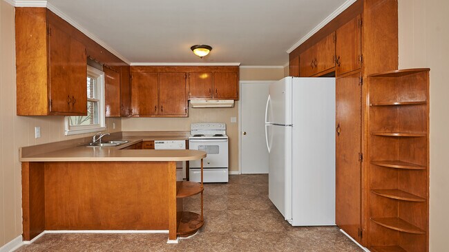 Foto del edificio - 2400 Bluegrass Dr