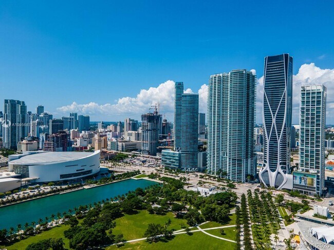 Foto del edificio - 1000 Biscayne Blvd