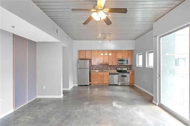 Foto del edificio - 620 Glen Iris Dr NE