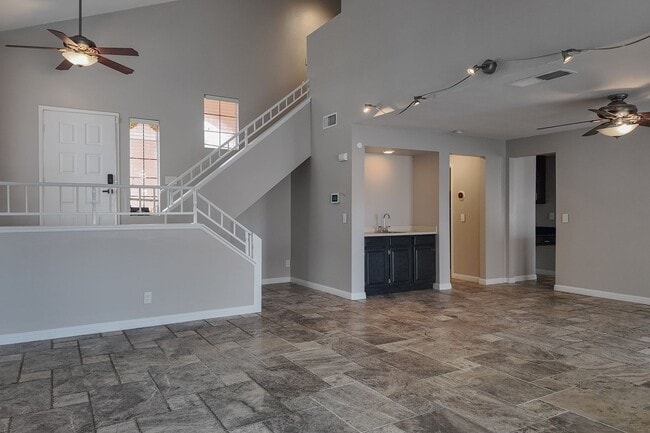 Foto del edificio - Modern Comfort with Pool & Spa in The Lakes – Solar Equipped Home