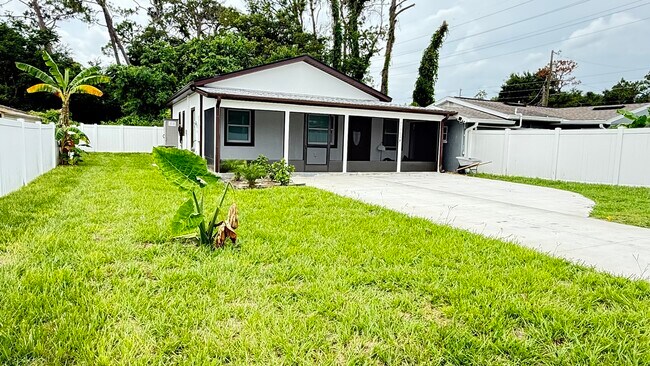 Foto del edificio - 37542 Eiland Blvd