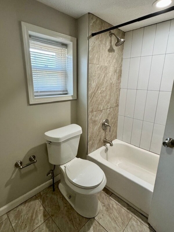 Building Photo - 8217 Rose St