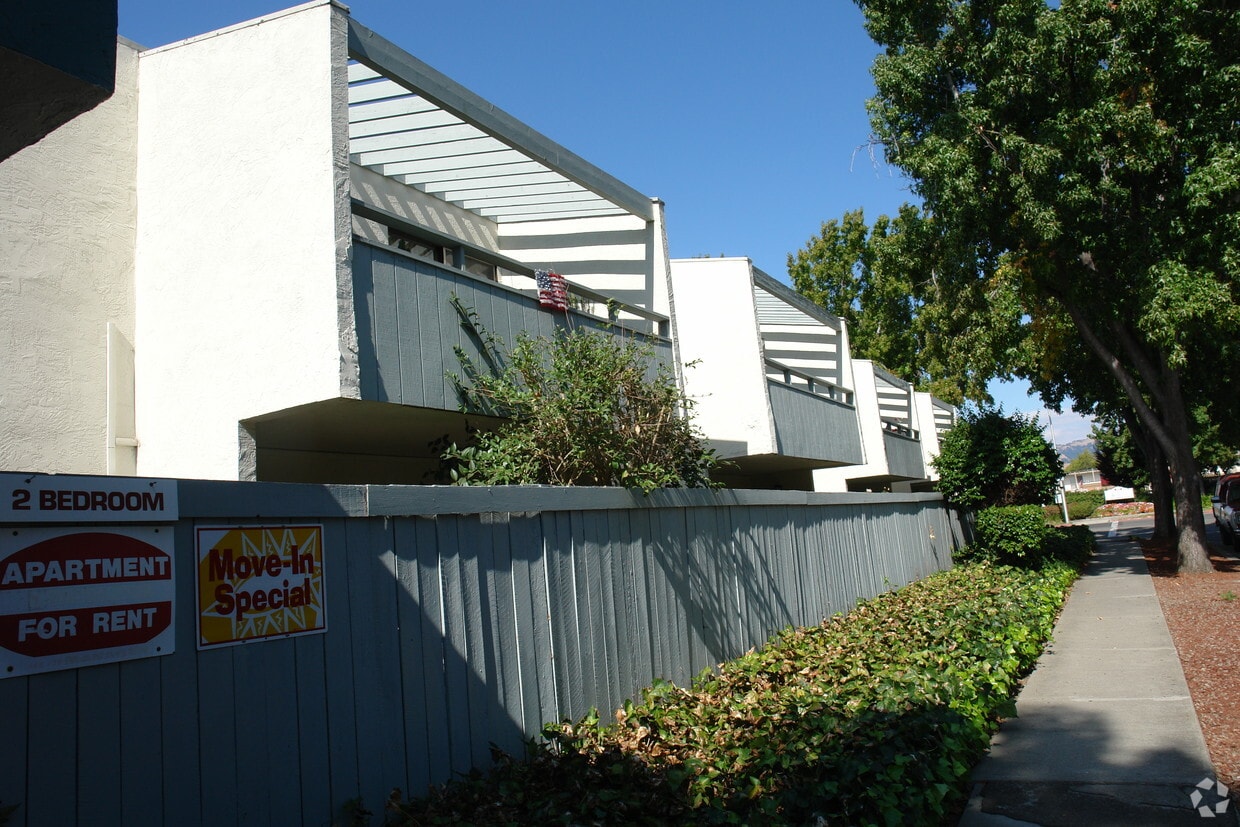 Primary Photo - Hastings East Apartments