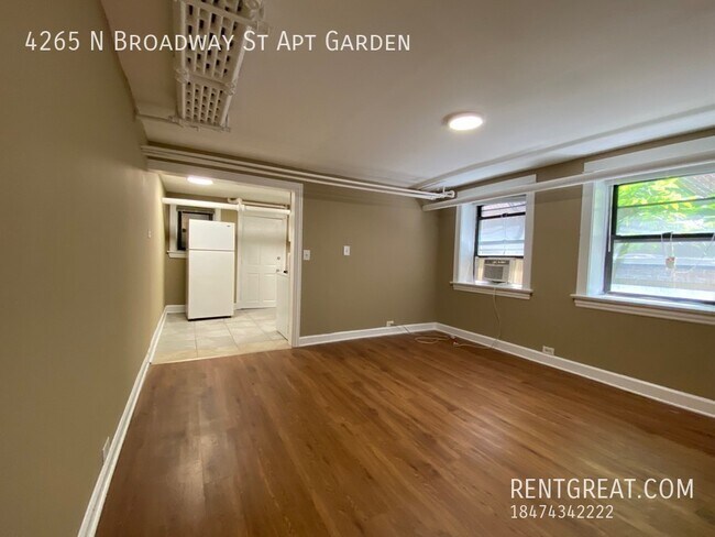 Foto del edificio - 4265 N Broadway